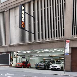 zCIRCLE PARKING LLC